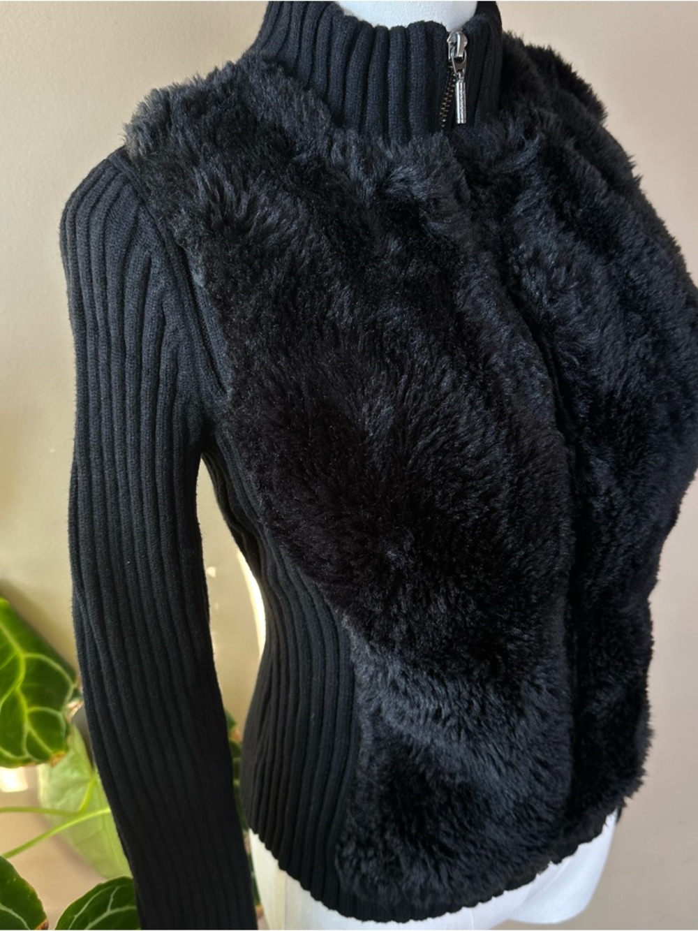 GUESS Black Faux Fur Front Ribbed Knit Sweater Jacket